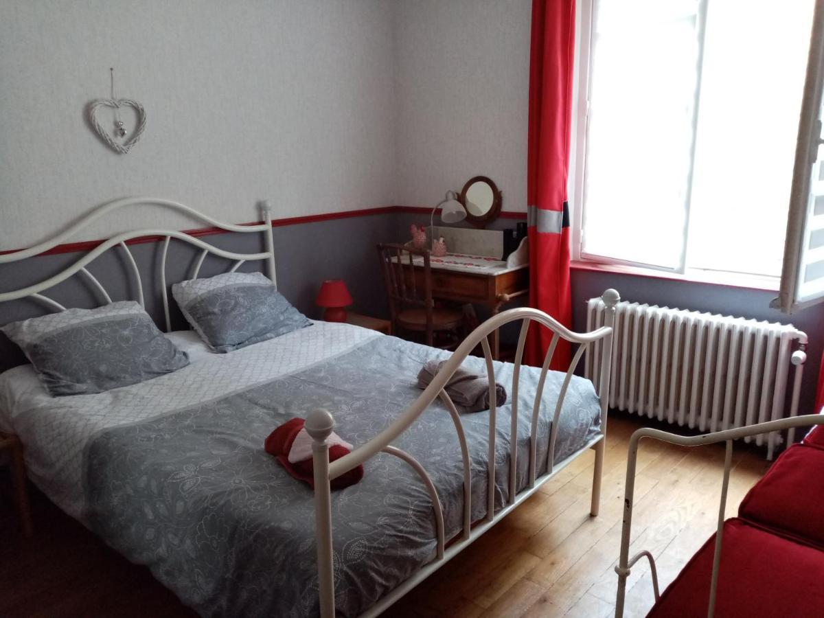 Gite Les 27 Roses Et Plus Châtel-Censoir Exteriör bild